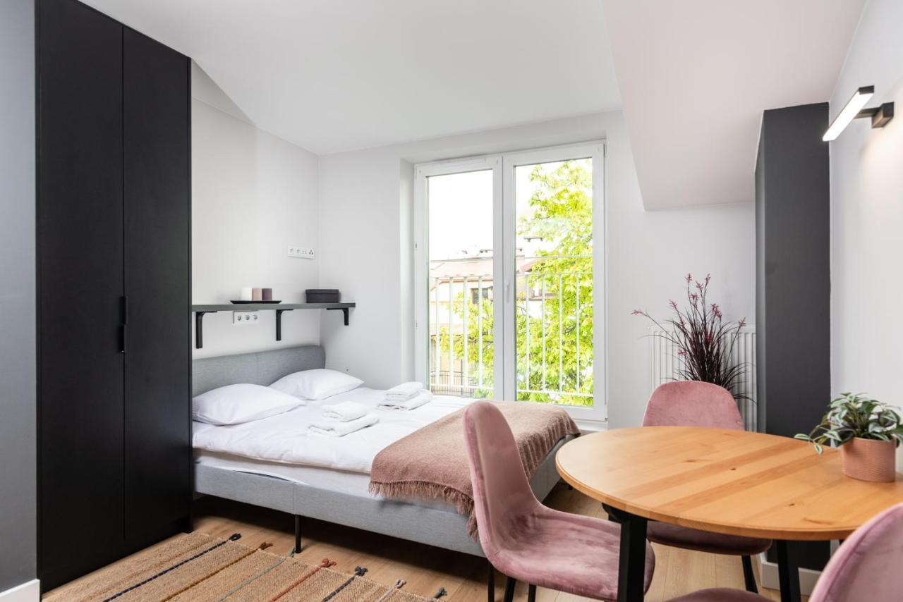 Smart Apartments - Old Town & Main Train Station - By Upstairs Cracovia Esterno foto