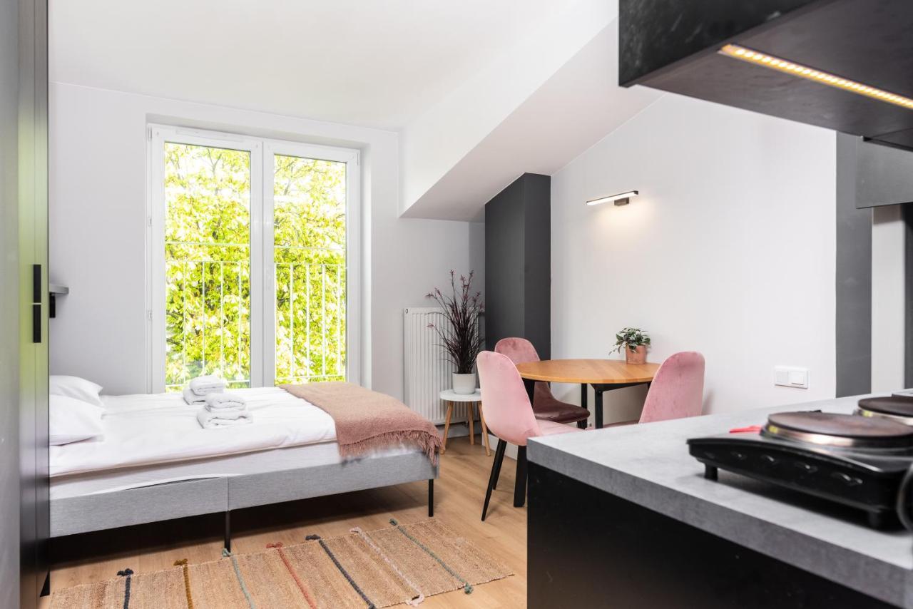 Smart Apartments - Old Town & Main Train Station - By Upstairs Cracovia Esterno foto