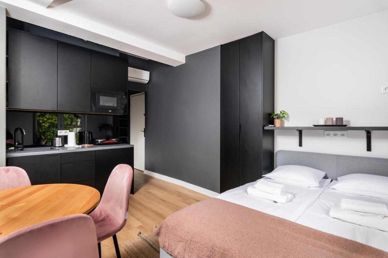 Smart Apartments - Old Town & Main Train Station - By Upstairs Cracovia Esterno foto