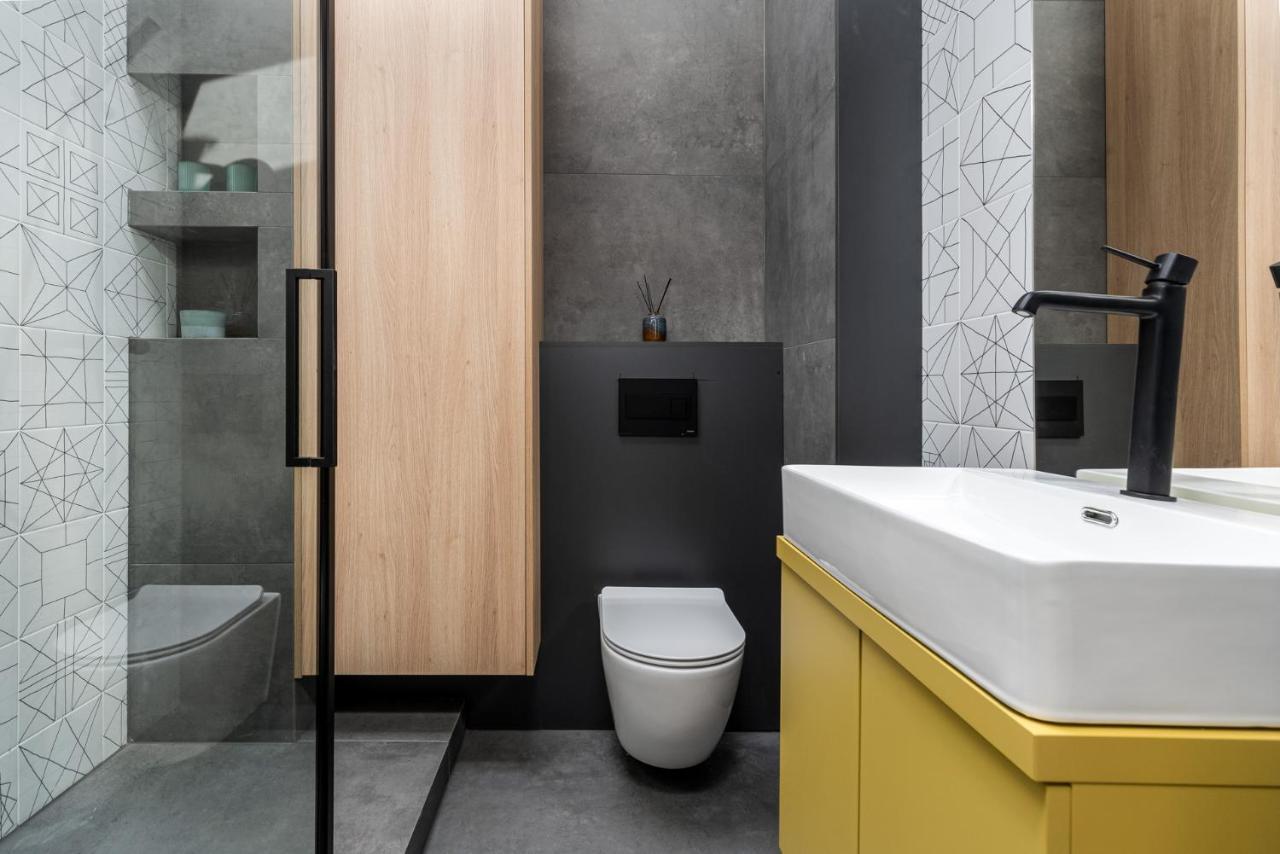 Smart Apartments - Old Town & Main Train Station - By Upstairs Cracovia Esterno foto