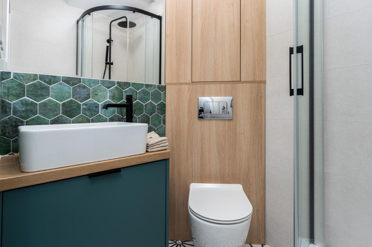 Smart Apartments - Old Town & Main Train Station - By Upstairs Cracovia Esterno foto