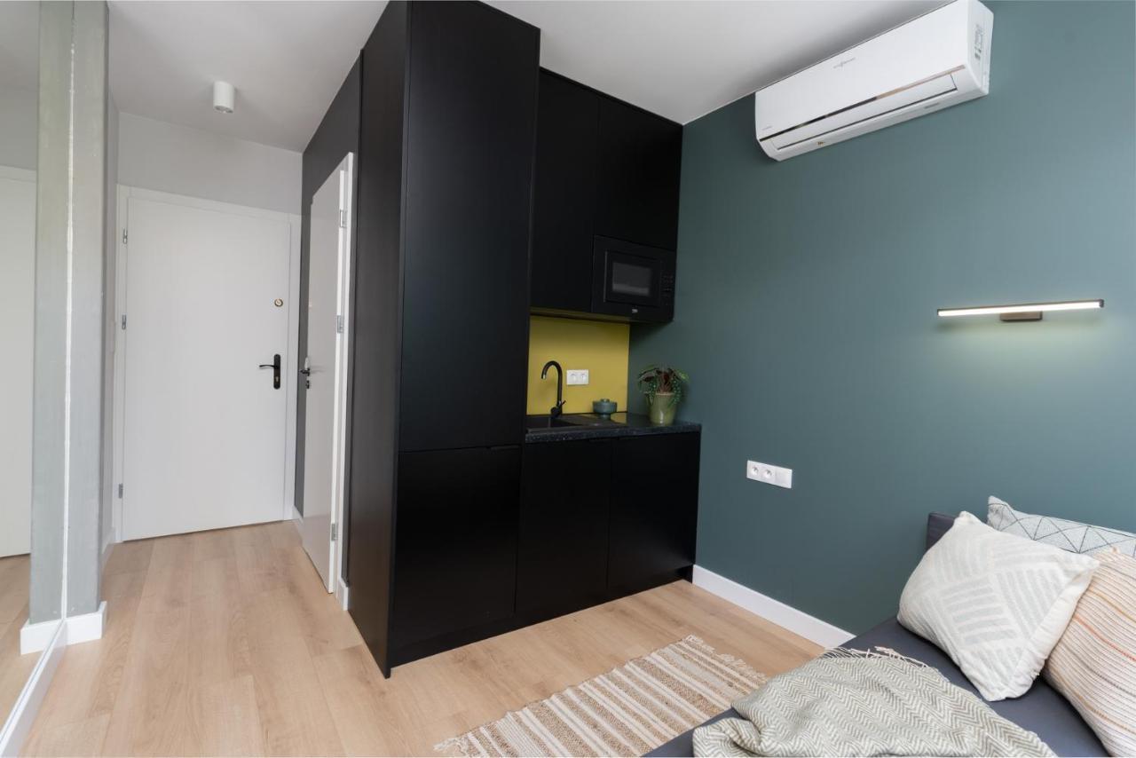 Smart Apartments - Old Town & Main Train Station - By Upstairs Cracovia Esterno foto
