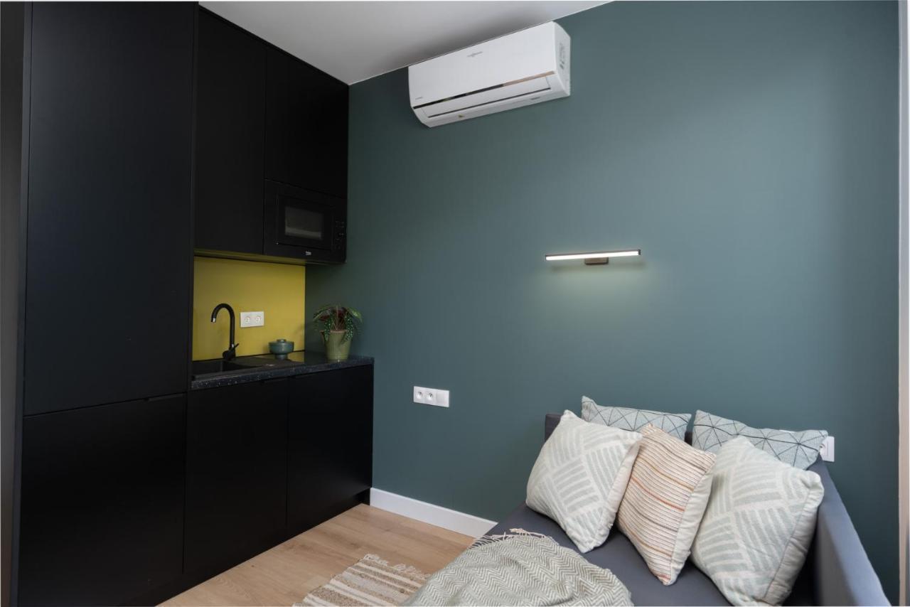 Smart Apartments - Old Town & Main Train Station - By Upstairs Cracovia Esterno foto