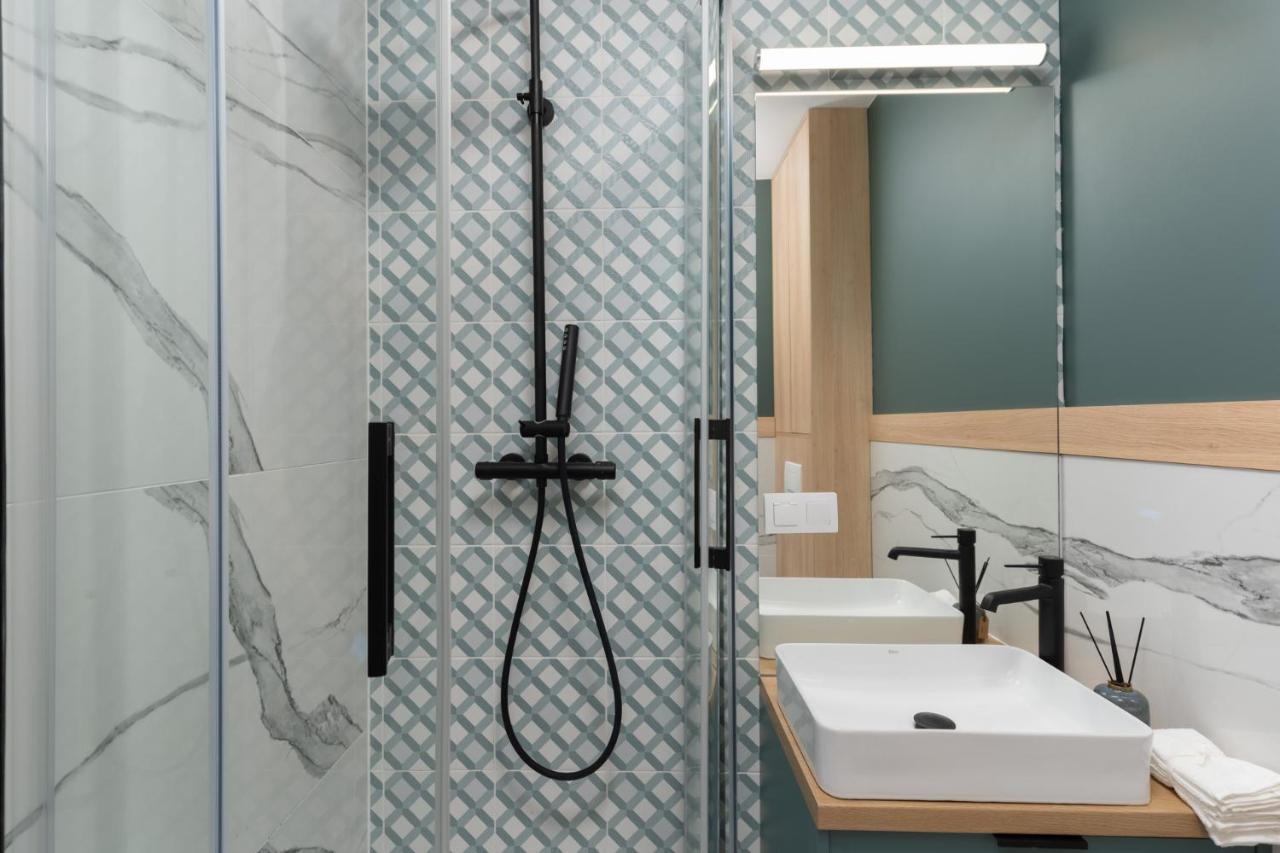 Smart Apartments - Old Town & Main Train Station - By Upstairs Cracovia Esterno foto
