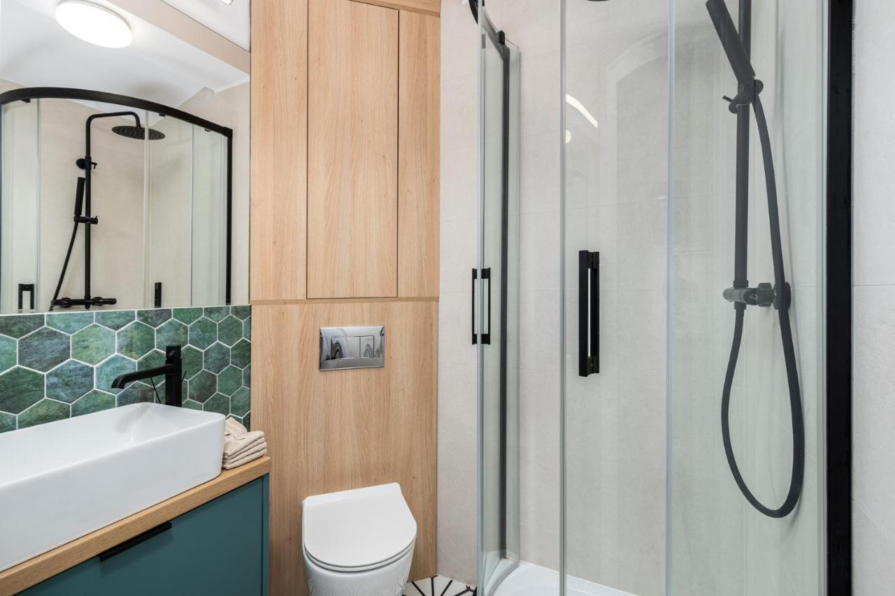 Smart Apartments - Old Town & Main Train Station - By Upstairs Cracovia Esterno foto